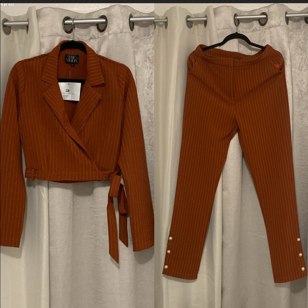 Elegant blazer ankle pants set